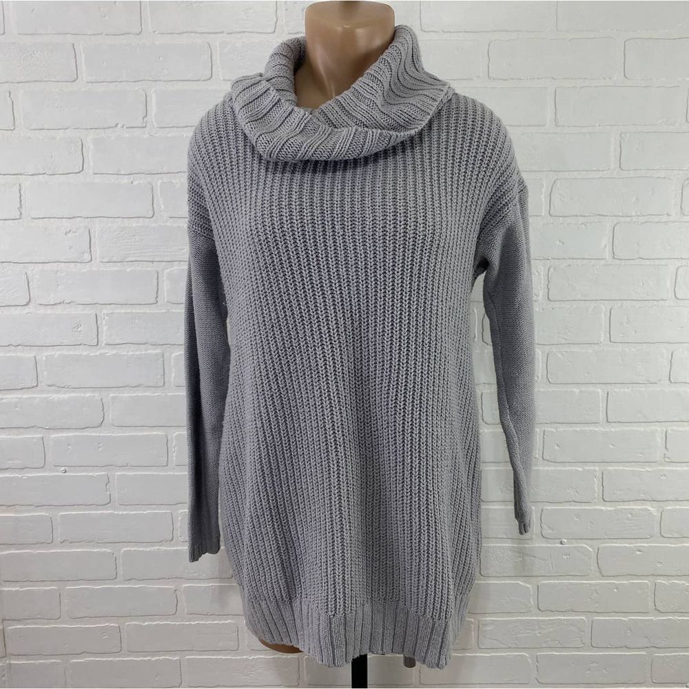 Old Navy Gray maternity Turtleneck Sweater